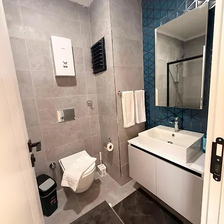 Okurcalar 126 M Havuzlu Bir Yatak Odali Appartement Alanya